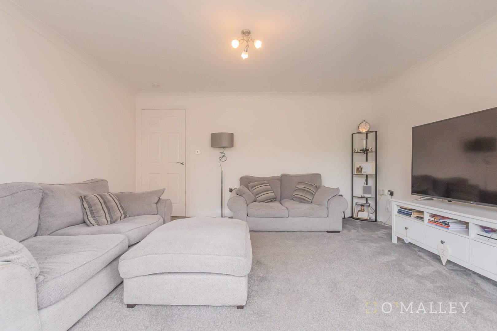 10. Living Room 5.jpg